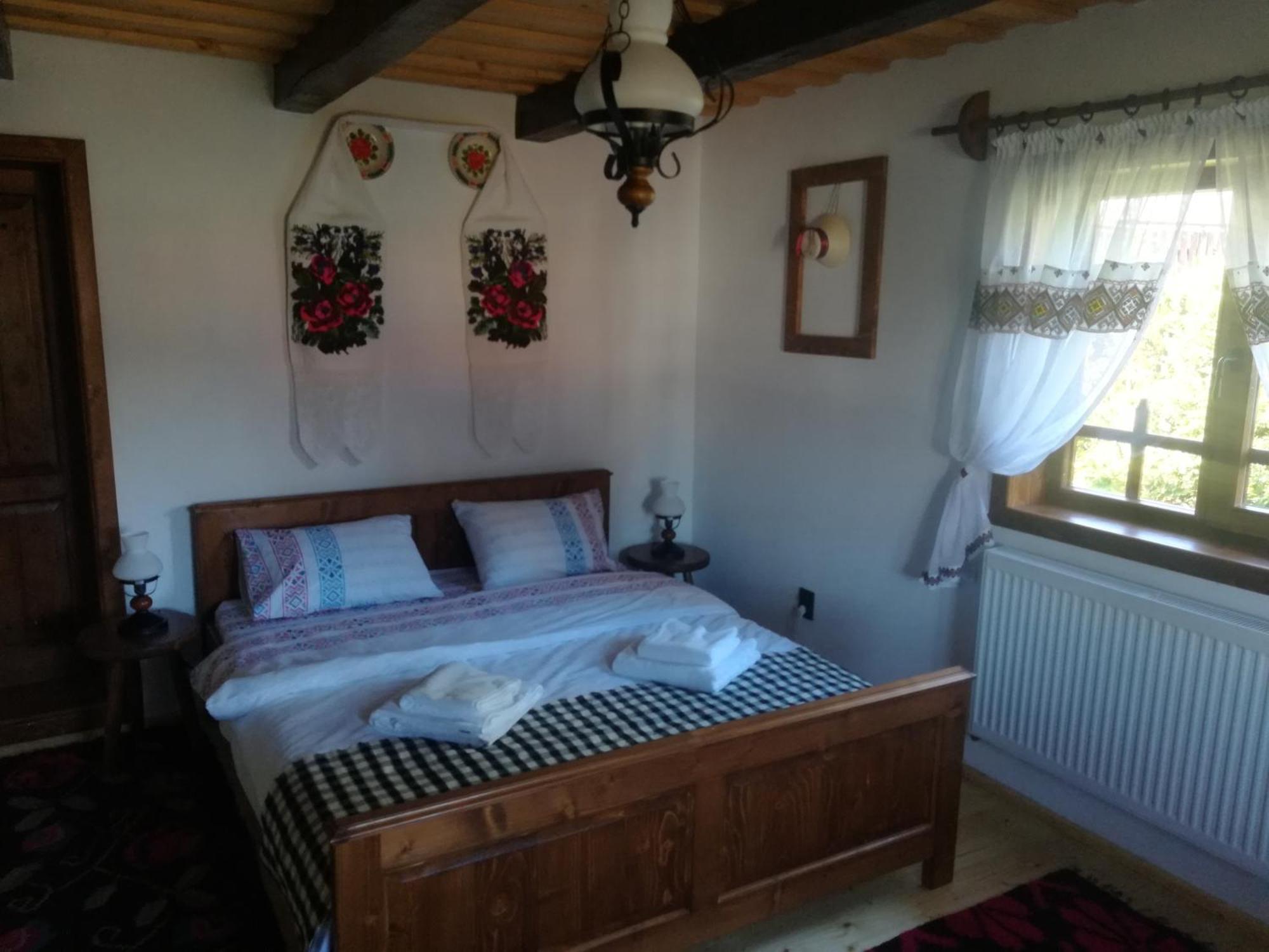 Casa Din Susani Calinesti  Kamer foto